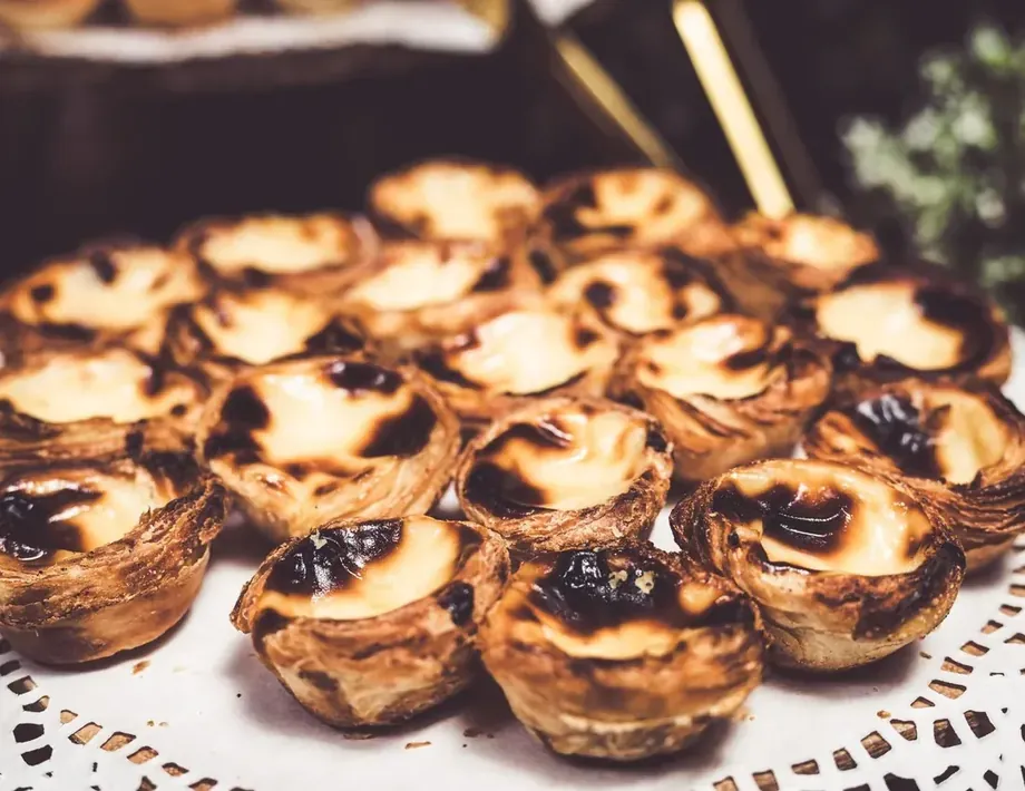 Pastéis de nata tout juste sortis du four